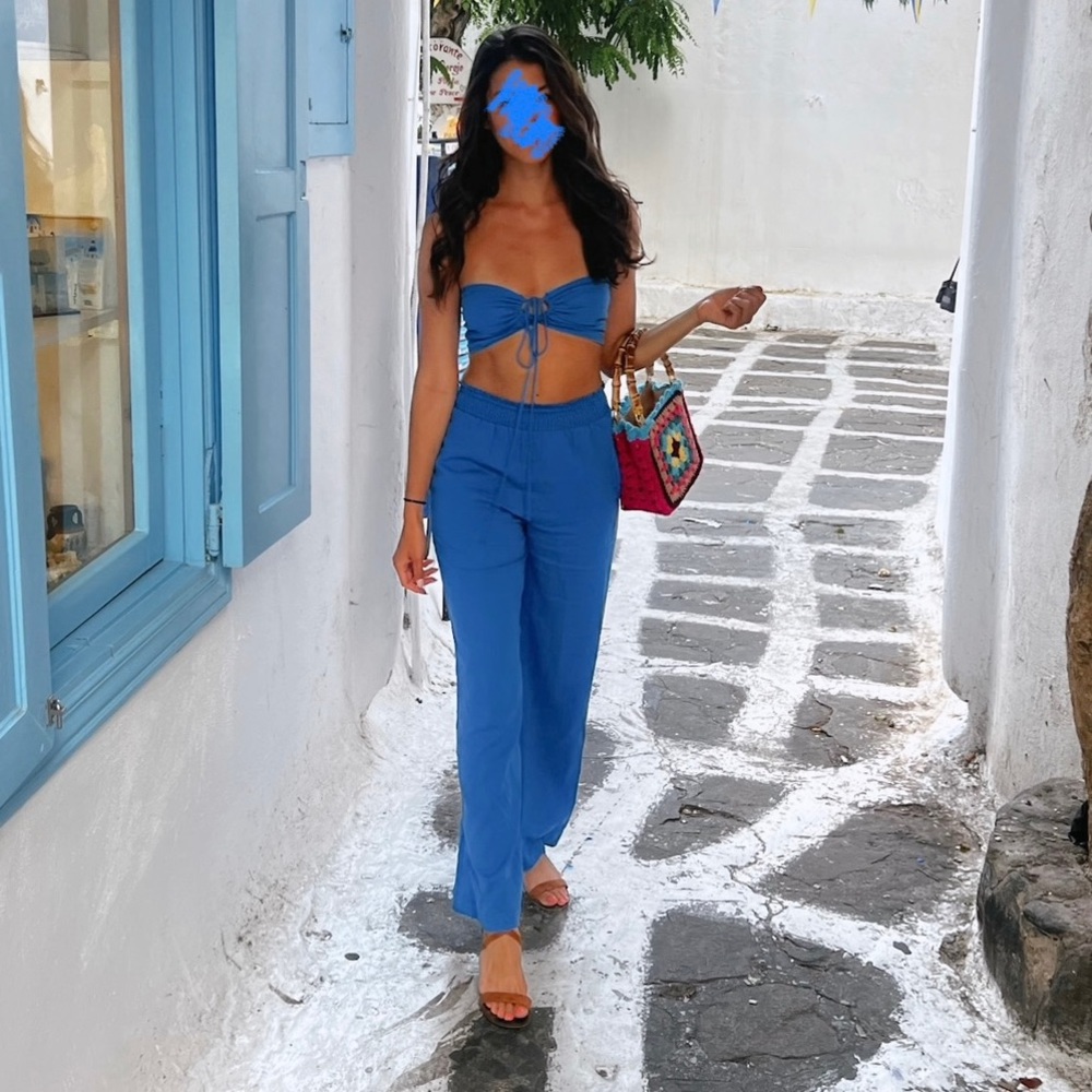 NIA the brand “Mallorca Set” in Cobalt